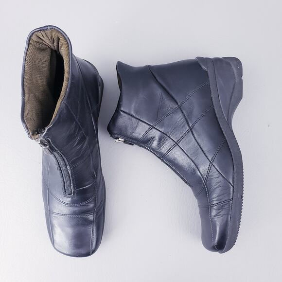 Aquatalia Womens Black Leather Square Toe Waterproof Zip Bootie Boot Shoe Size 8 - Picture 1 of 10